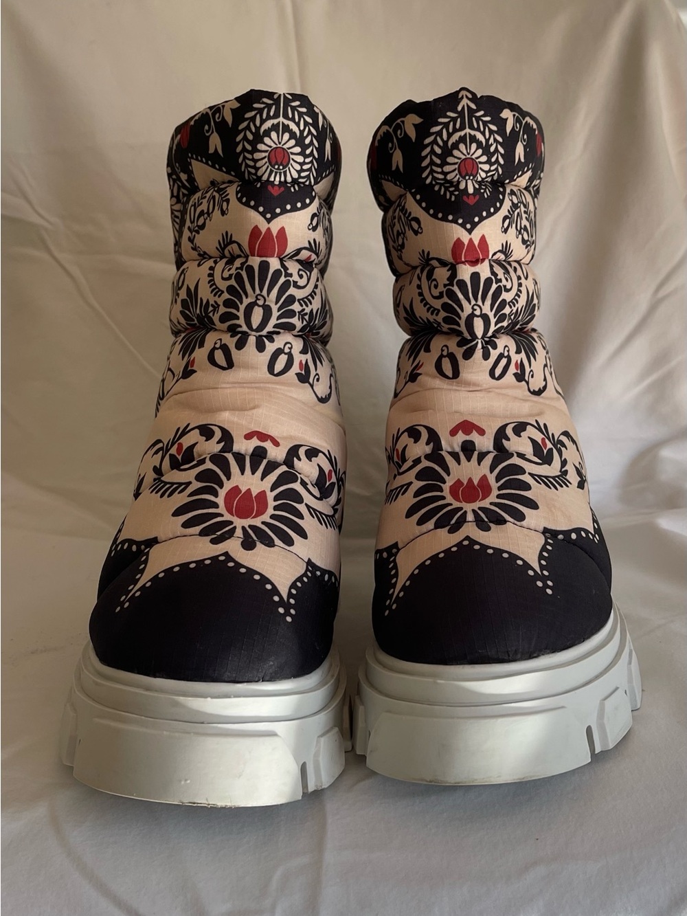 FARM Rio Women’s Passion Scarf Puffy Quilted Lug Sole Booties - US 10 / EUR 42 - Picture 2 of 8